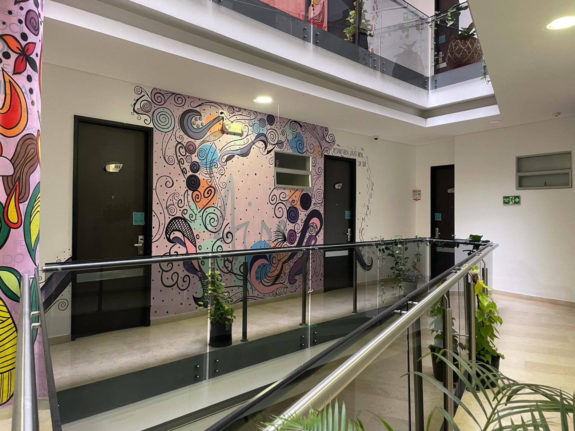Hotel Bolivariana Plaza Медельин Экстерьер фото