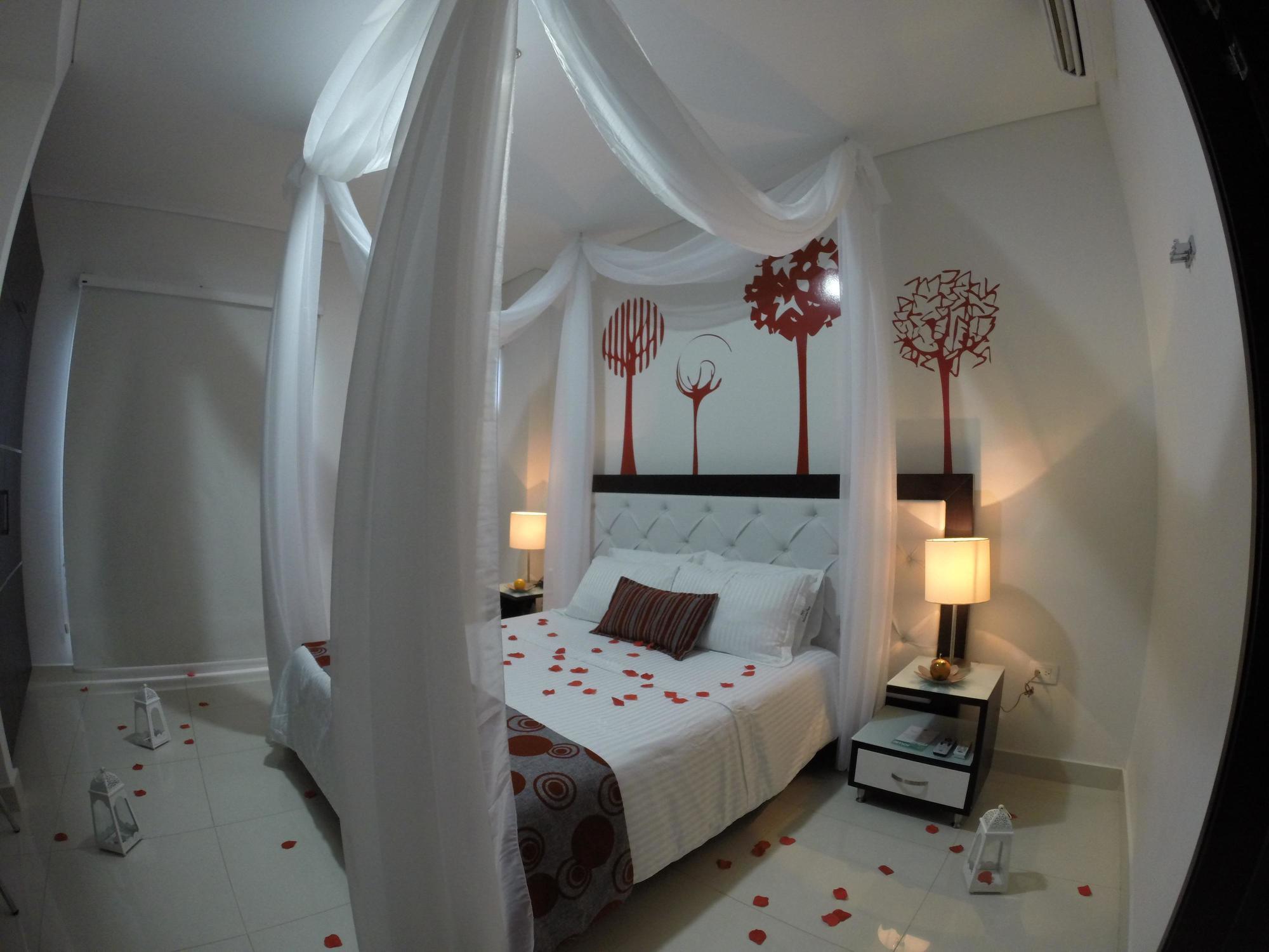 Hotel Bolivariana Plaza Медельин Экстерьер фото