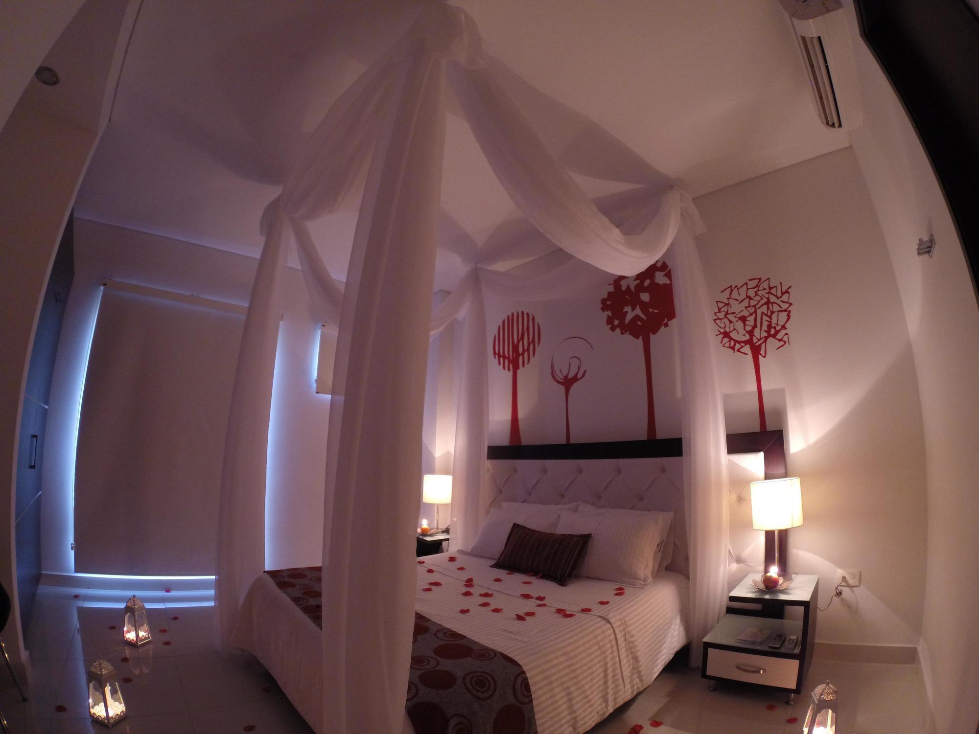 Hotel Bolivariana Plaza Медельин Экстерьер фото